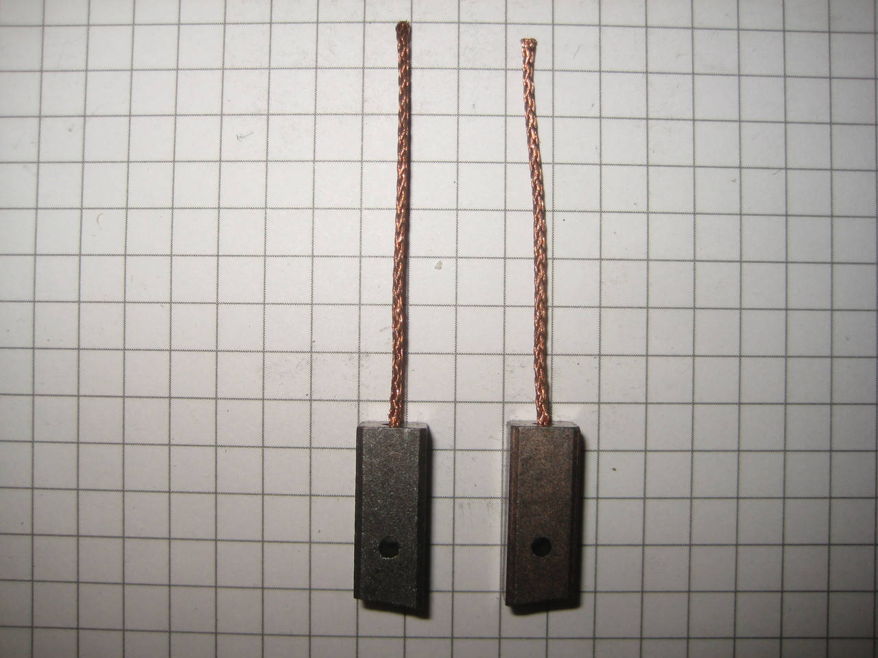 

Щетки генератора AB5008 AS 7*6*17