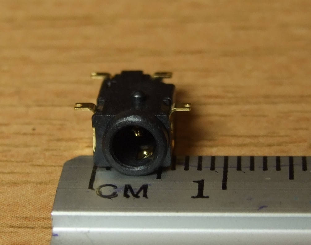 

J015 Разъем, гнездо питания для планшетов 3,5 -0,7 mm