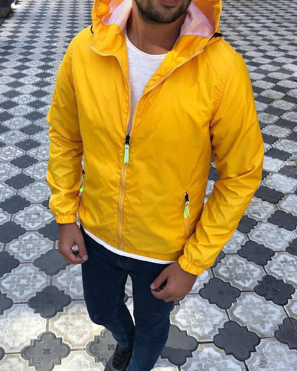 

Мужская стильная ветровка (ЖЁЛТАЯ) с капюшоном.