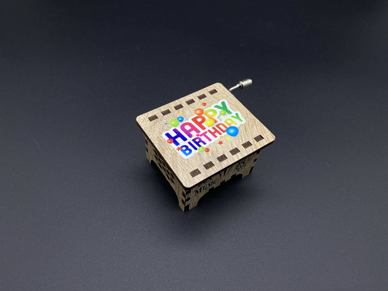 

Шкатулка с музыкальным механизмом. Happy birthday. 6х5см