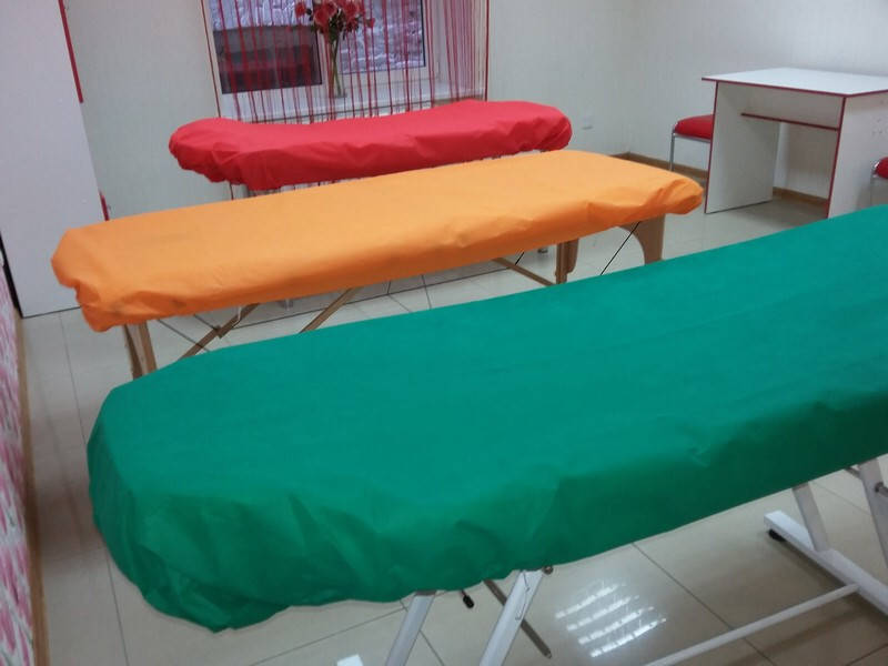 

Чехол на кушетку на резинке из спанбонда 0,8*2,1 м, оранжевый