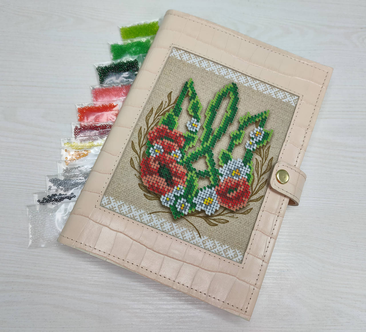 

Набор для вышивания бисером, обложка для ежедневника "Герб України у квітах"