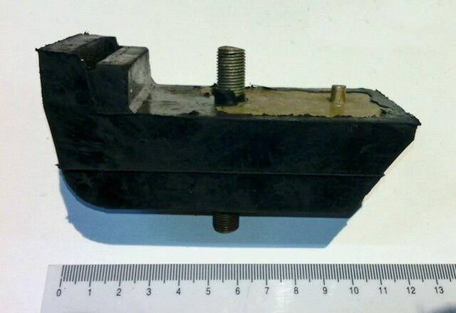 

Подушка двигателя Таврия квадратная (нижняя), Украина