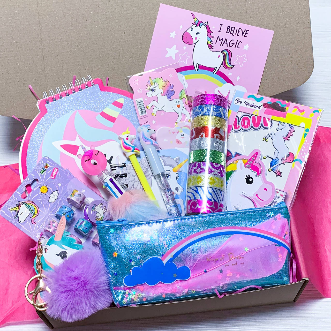 

Подарочный бокс со стильной канцелярией Wow Boxes "Unicorn Box №5"