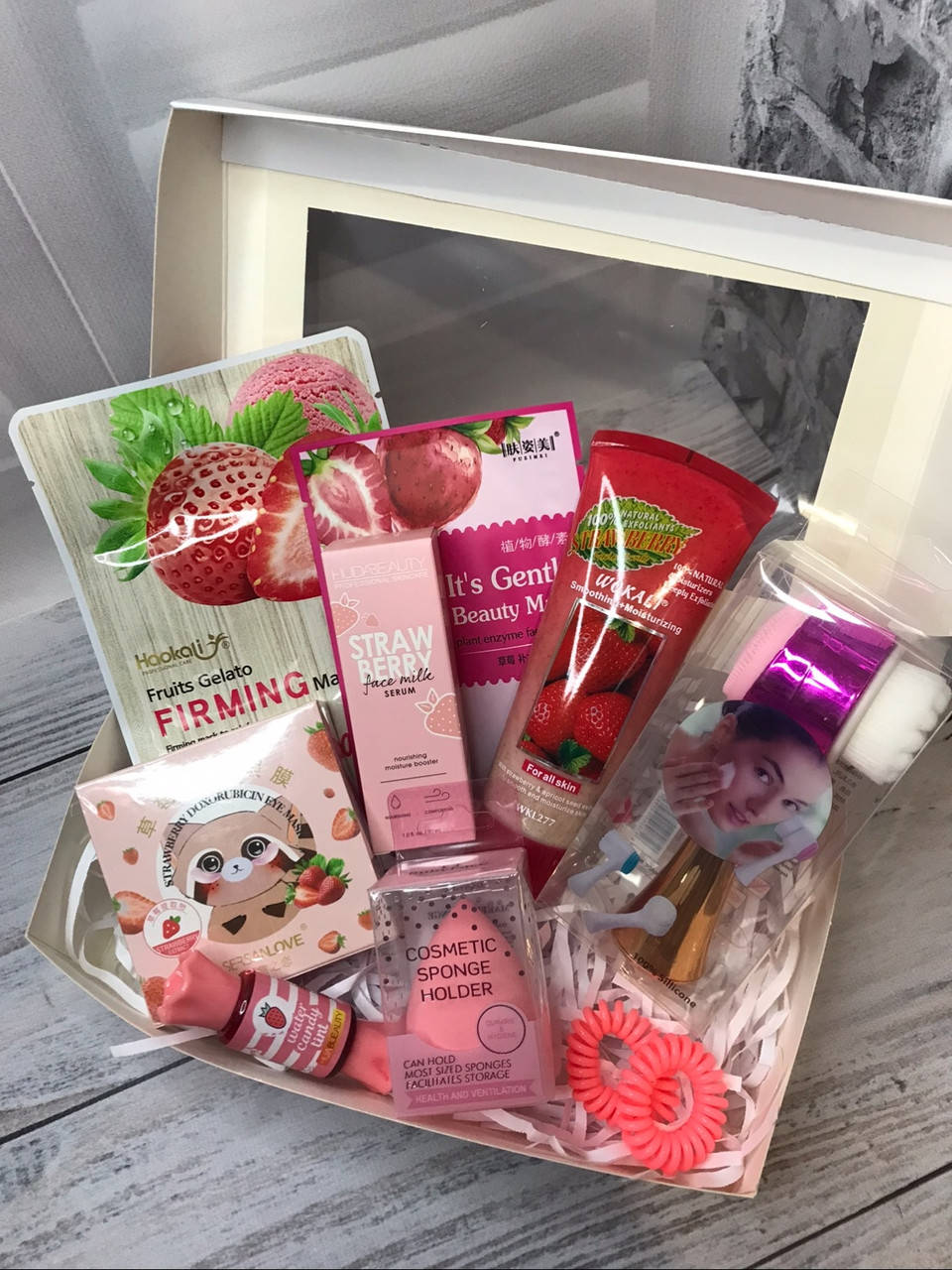 

Подарочный набор косметики (подарочный бокс)