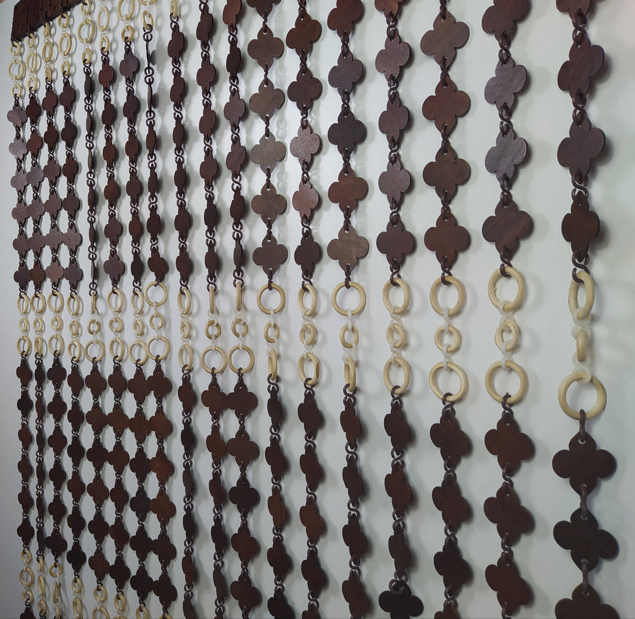 

Деревянные шторы на дверной проем "Бабочка" ширина 1 м, высота 2 м., Разные цвета