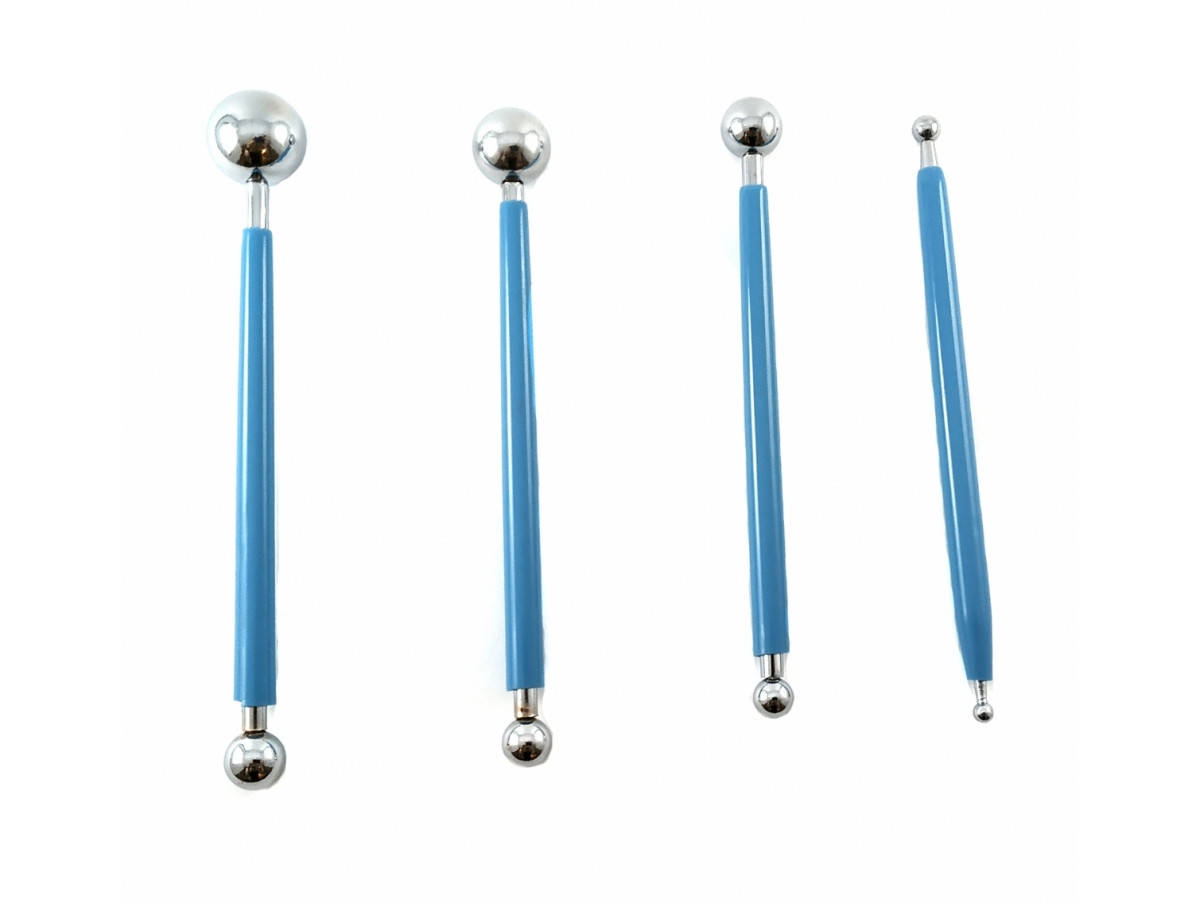 

Набор кондитерских инструментов из 4 -х металлические.