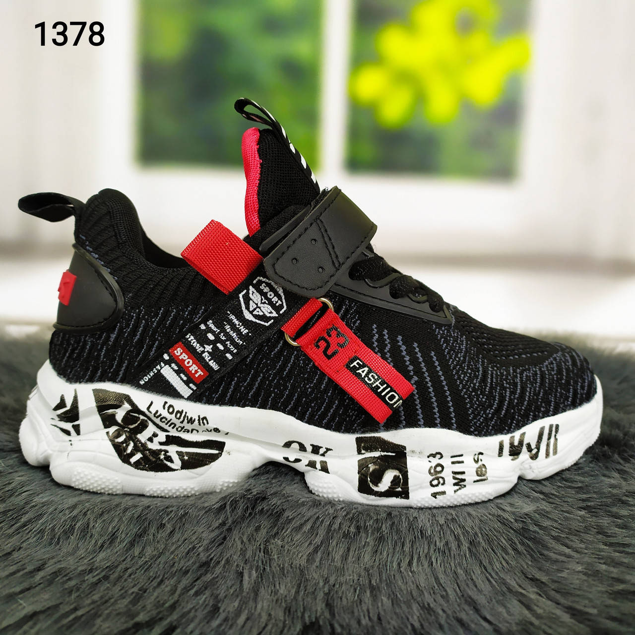 

Черные текстильные кроссовки для мальчика на объемной пенковой подошве Angel