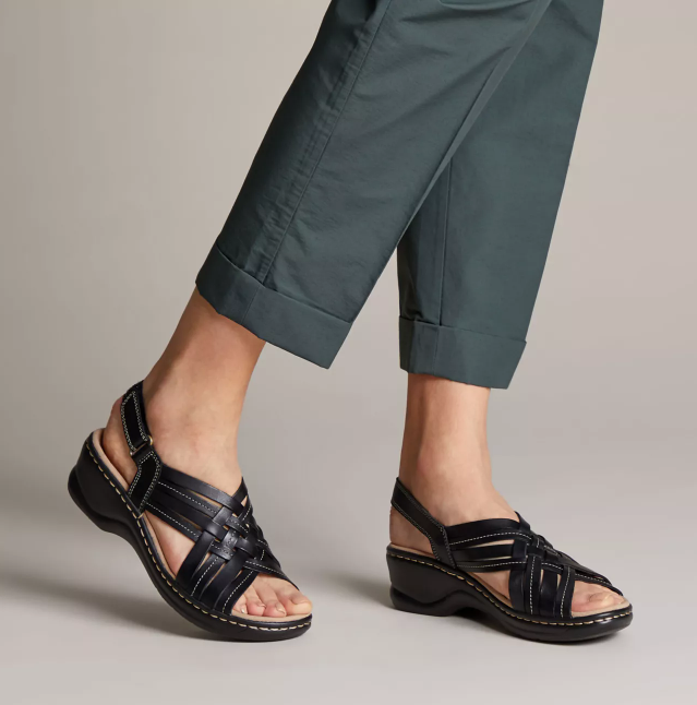 

Кожаные женские босоножки большого размера Clarks Lexi 42 размер