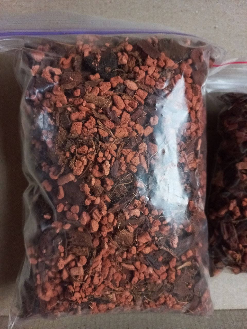 

Орхиата +Кокосовые чипсы + серамис. 1литр.готовый к использованию для орхидей