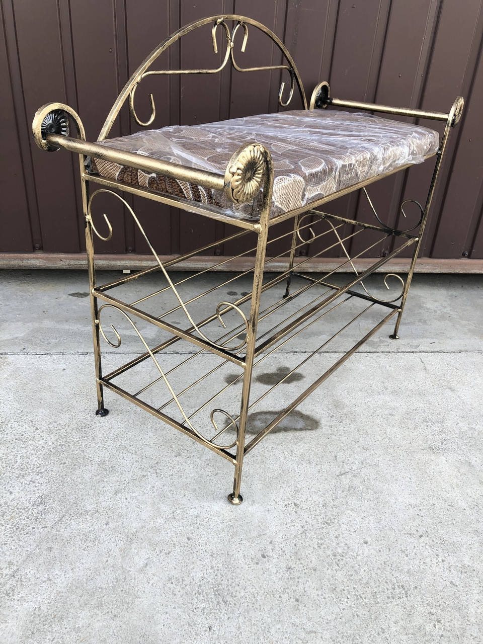 

Пуф с ручкой малый (63*76*33 см)