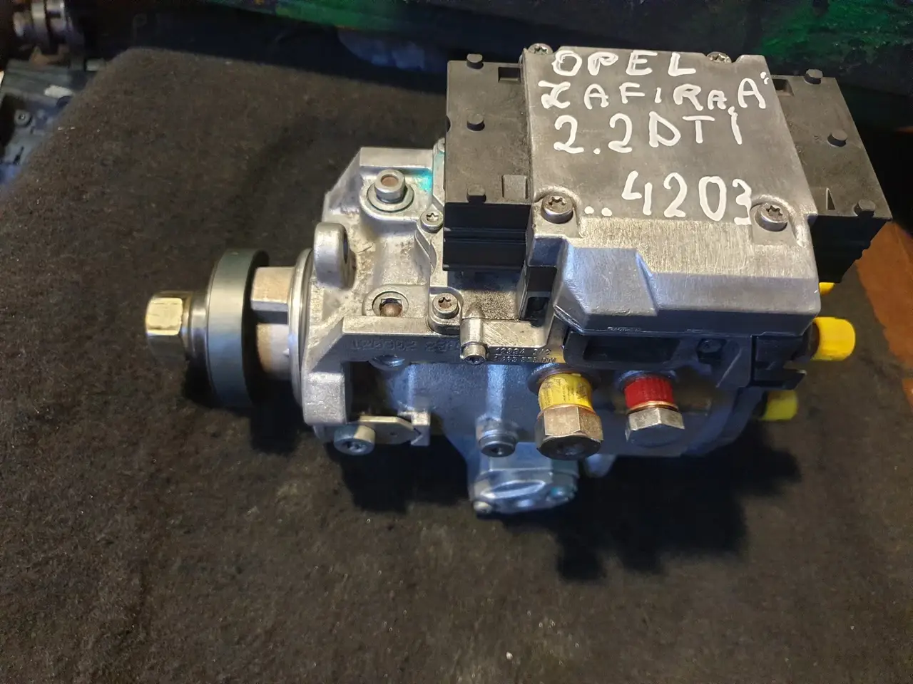 

Топливный насос высокого давления ТНВД OPEL 2.2DTI BOSCH 0470504203 под заказ 2-4 дн