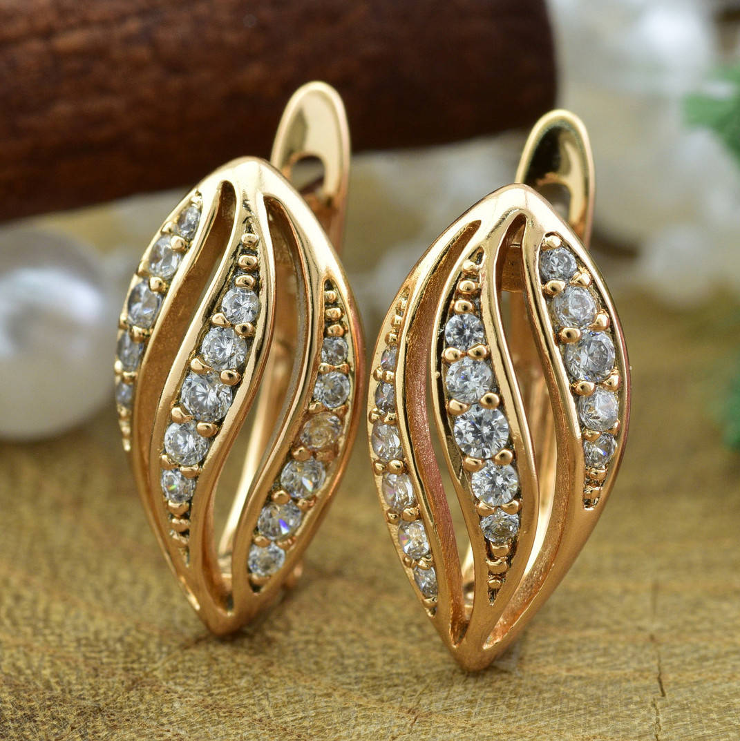 

Серьги Xuping 27666 размер 16х9 мм белые фианиты вес 2.7 г позолота 18К