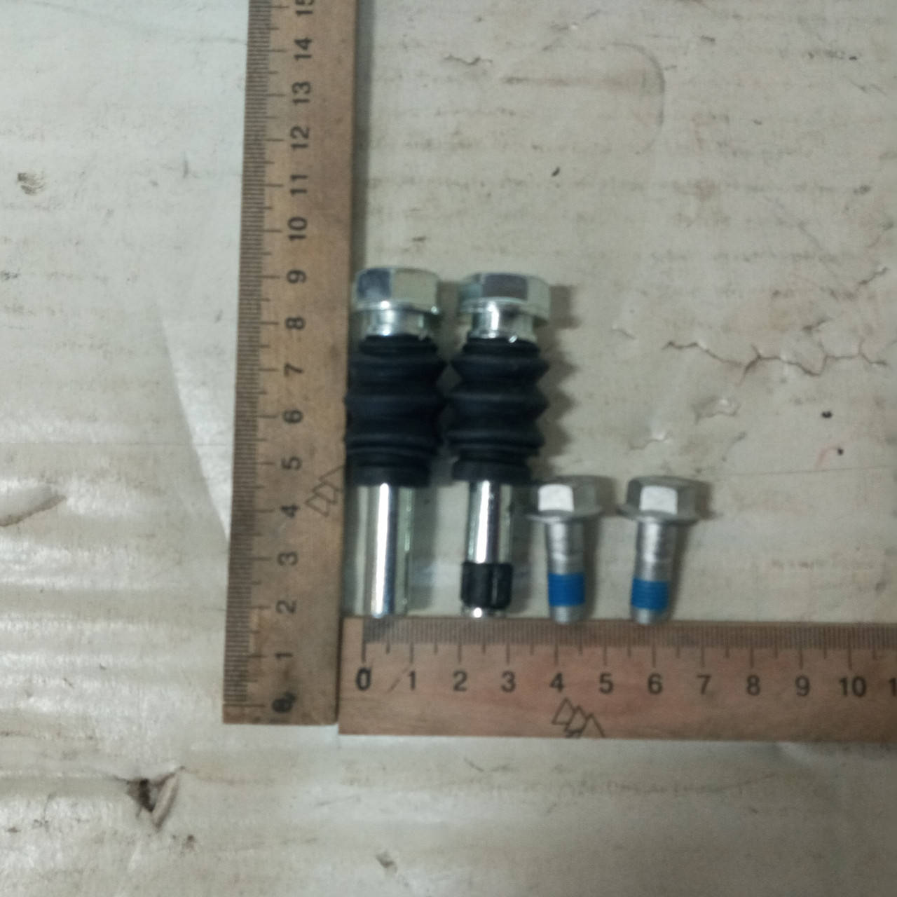 

Палец суппорта направляющий Газель NEXT в сб. (пр-во Европа) A21R23-3501136/37