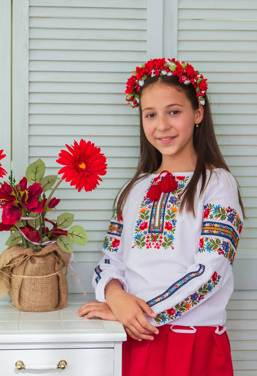 

Вишиванка для дівчинки Весняні квіти 146