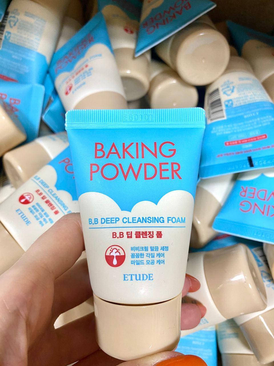 

Пенка для умывания Etude House Baking Powder BB Deep Cleansing Foam 30 мл