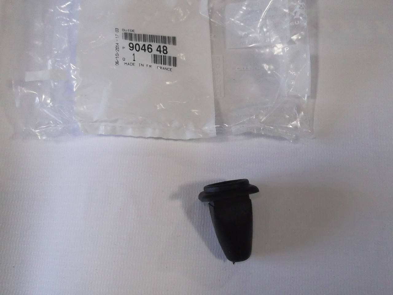 

Направляющая совающих дверей верх=низ Berlingo, Partner 96-08г.в.