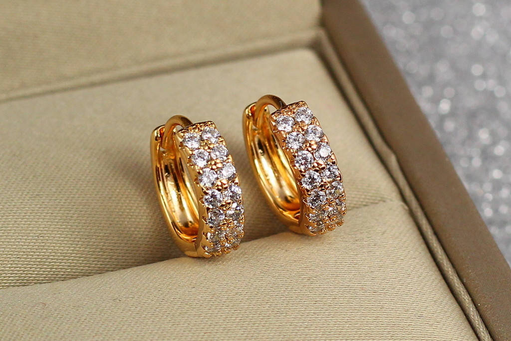 

Серьги Xuping Jewelry колечки две дорожки из камней 1.5 см золотистые