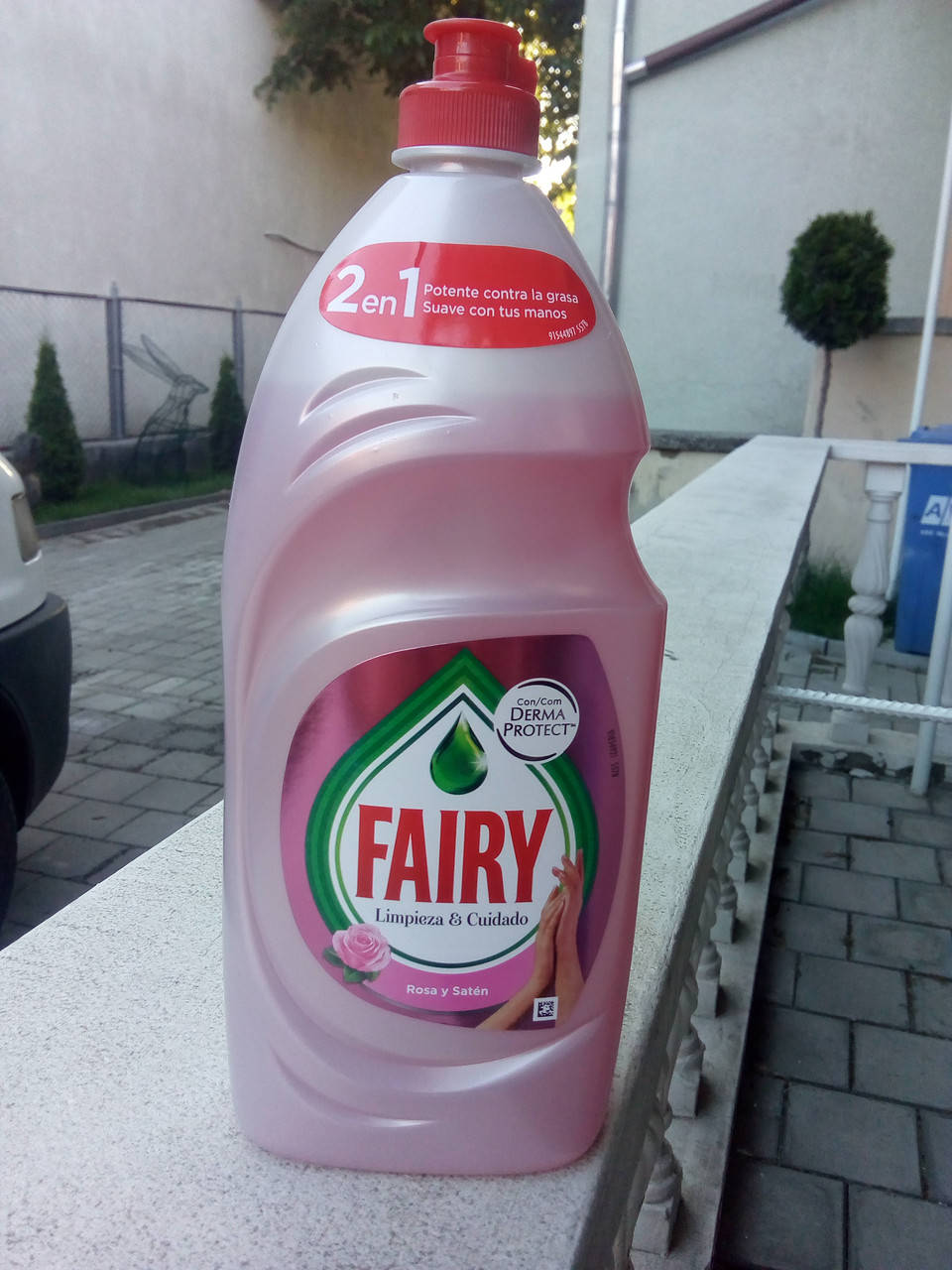 

Засіб для миття посуду Fairy роза 1015 мл