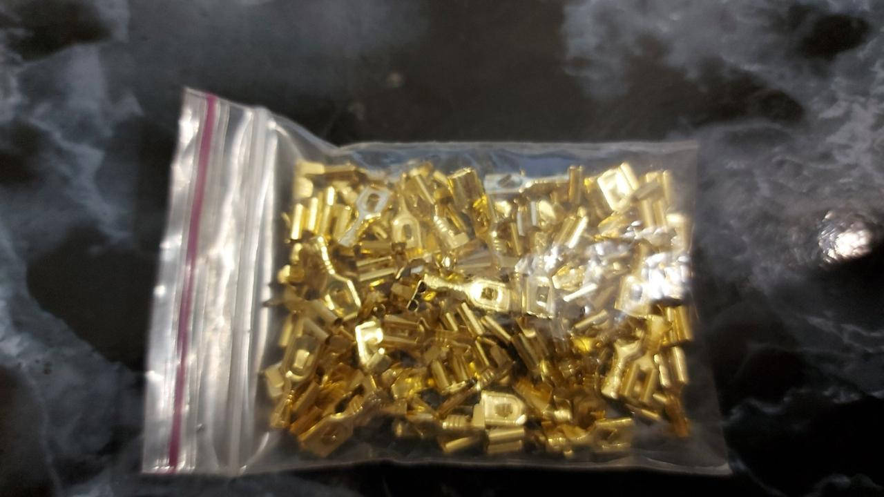 

Клеммы плоские 100шт ( мама) 4,8 мм