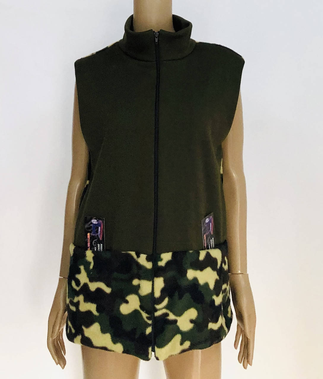 

Теплая жилетка мужская с карманами