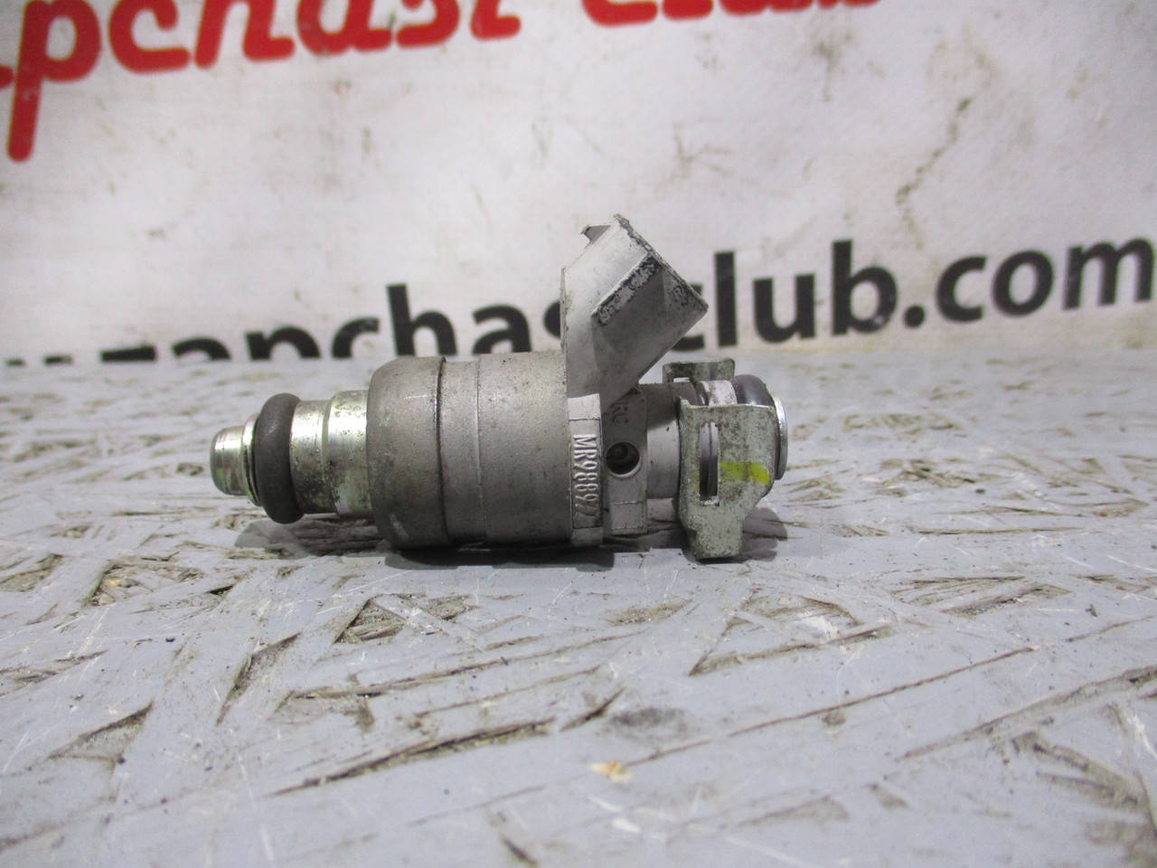 

Форсунка впрыска топлива Lancer X, Colt, MR988977 995480 Lancer X Mitsubishi