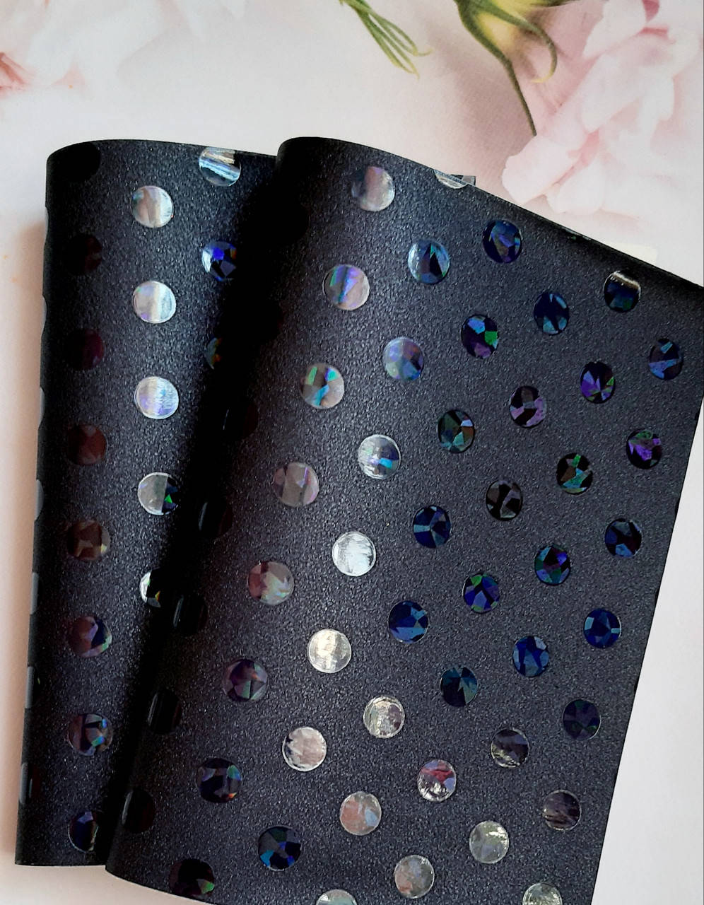 

Екошкіра 21*15см гладка Горох чорний