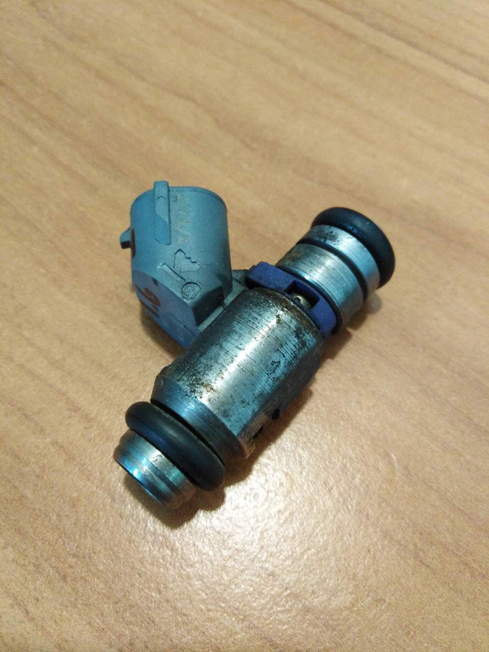 

Форсунка Volkswagen Golf 4, Bora, Гольф 4, Бора 1,6 16V. 036031T.