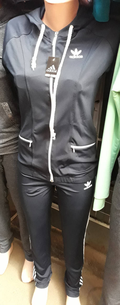 

Стильный женский спортивный костюм