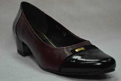 Туфлі жіночі на низькому каблуці (3 кольори) Польща.Стандартні і великі розміри.
