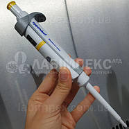 Дозатор лабораторний 20-200 мкл Eppendorf Research® plus, фото 3