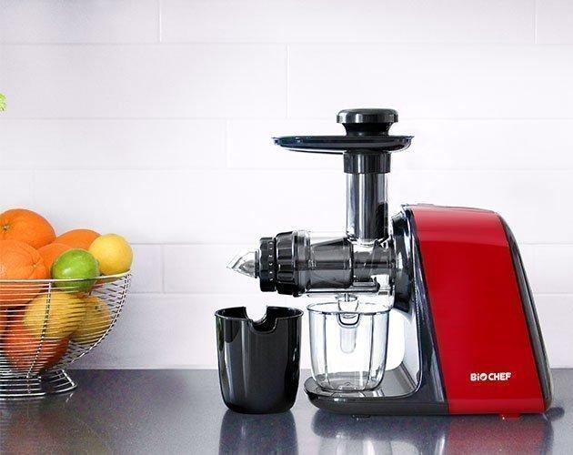 BioChef-Axis-Compact-Соковыжималка-Lifestyle-2