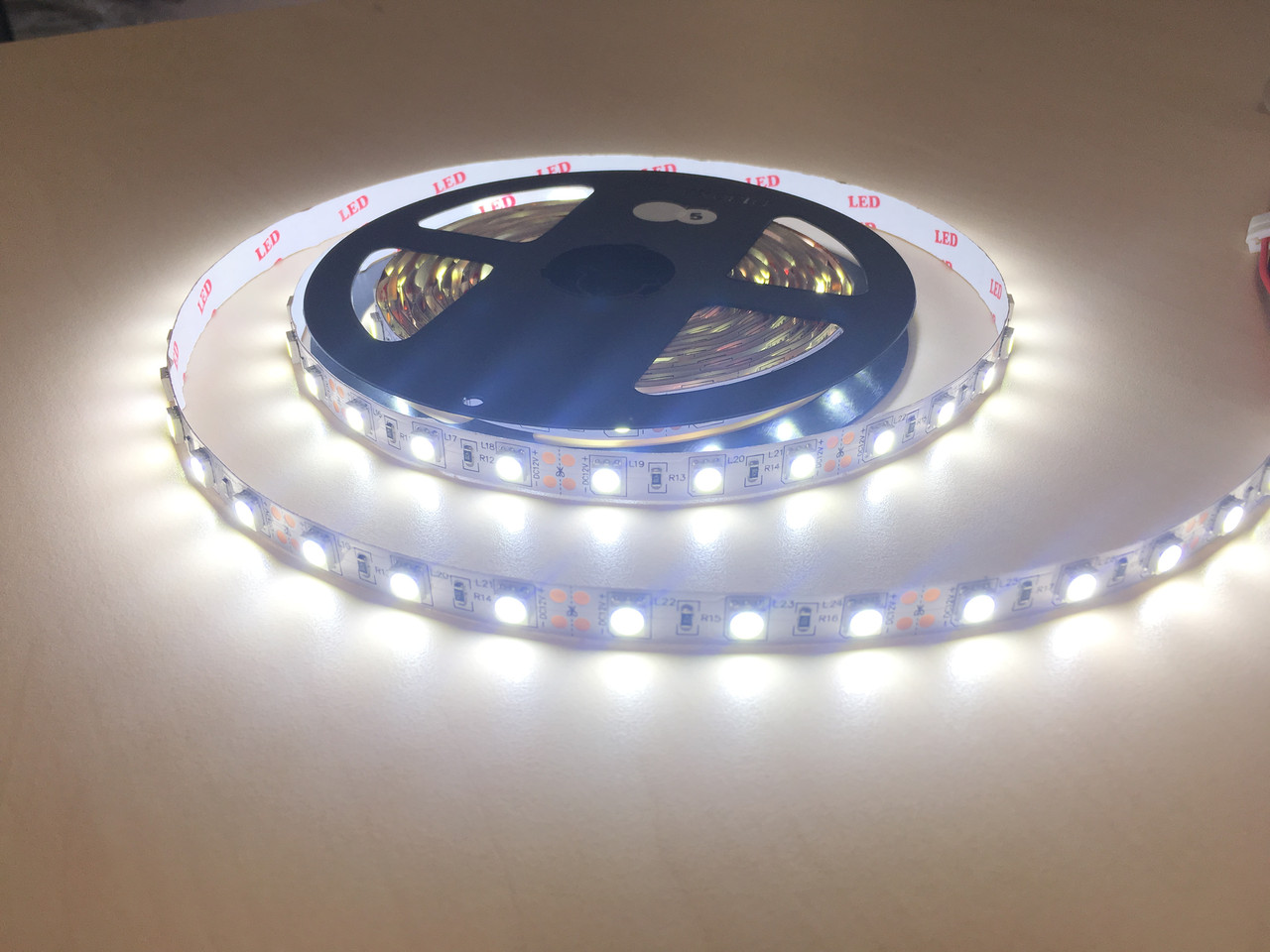 Світлодіодна стрічка LED 5050 60 12V IP33 холодна СТАНДАРТ