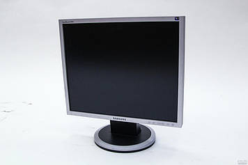 Монітор 19" Samsung 940N (LS19HAAKSB)