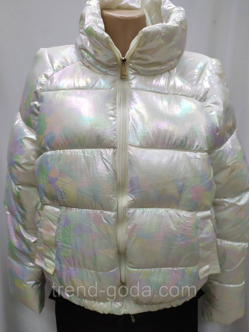 Женская куртка молодежная короткая стильная,осенняя, на синтопоне,белая хамелеон - фото 1 - id-p1052486659