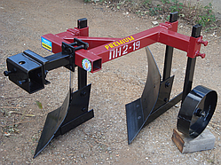 Плуг 2-корпусний 219 з опорним колесом Каменець для важких мотоблоків