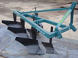 Плуг трикорпусний із передплужниками 325 ПР Каменець