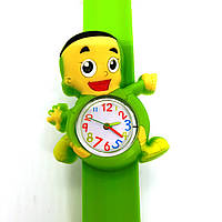 Детские часы Flip-flop Мальчик на зеленом силиконовом флип-ремешке.