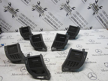 Дефлектор повітря в салон Mercedes-Benz W211 E-Class (A2118301154 / A2118300654)