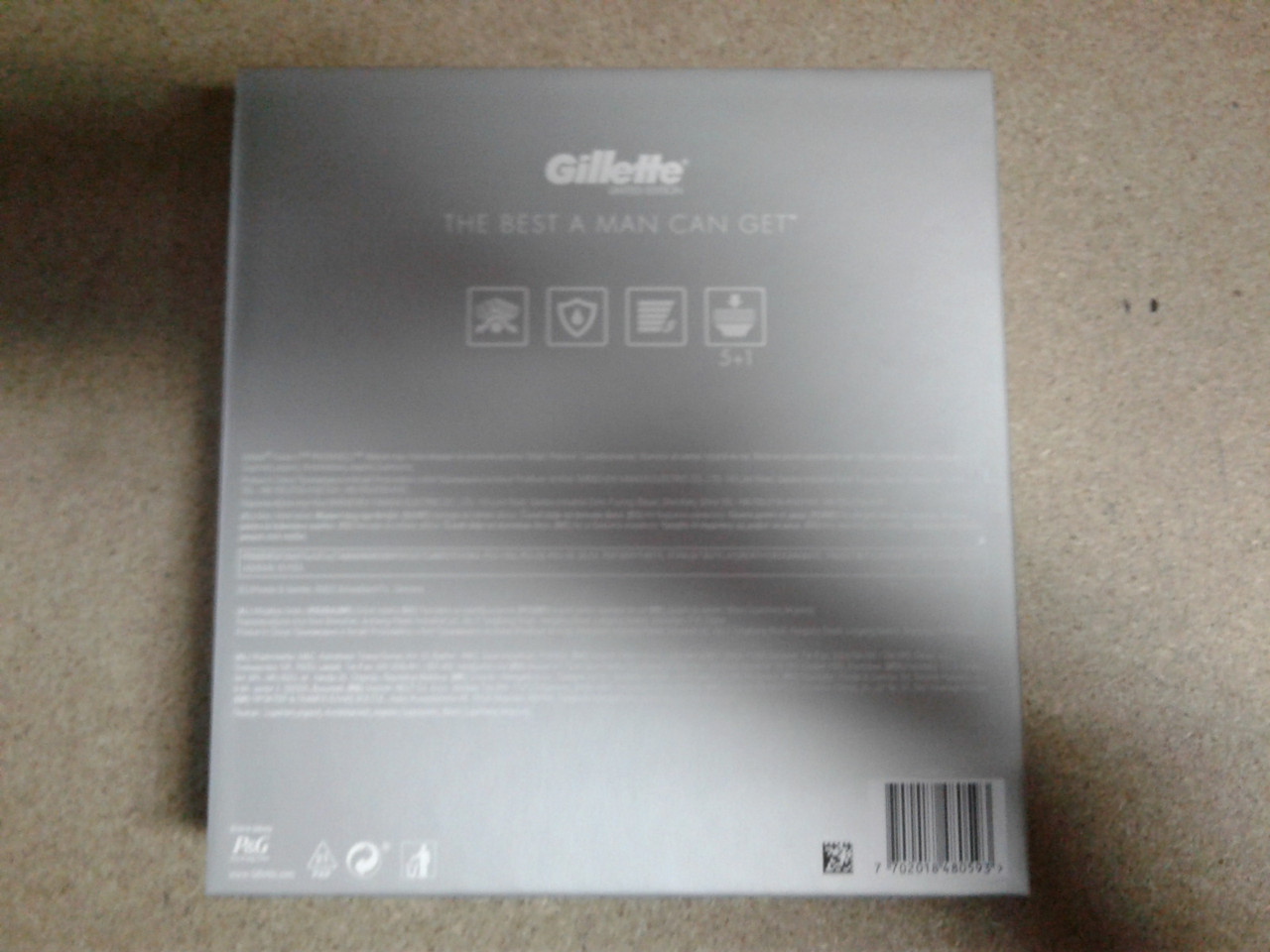 Набор для бритья мужской Gillette Fusion Proshield Станок + подставка + 3 картриджа - фото 2 - id-p1053386843