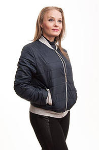 Курточка-бомбер жіноча.