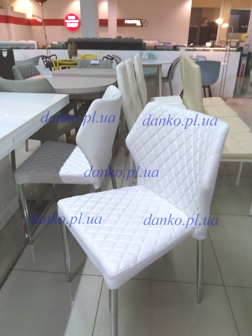 Штабельована стілець Finiks MC-56 White (білий), екошкіра + хром