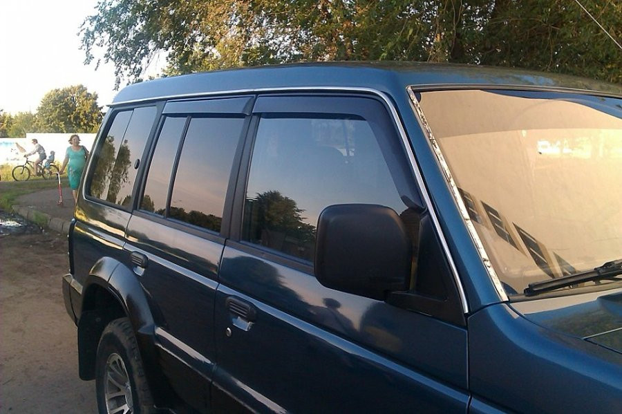 Дефлектори вікон (вітровики) MITSUBISHI Pajero II 5d 1991-2000 Cobra tuning M41191