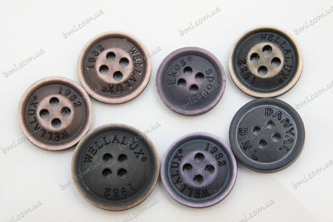 Ґудзики з логотипом