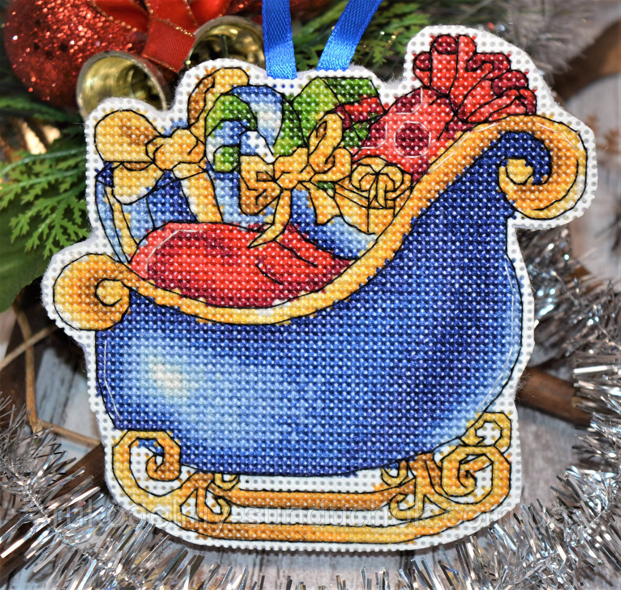 Набір для вишивки ялинкової іграшки "Сани з подарунками", фото 1