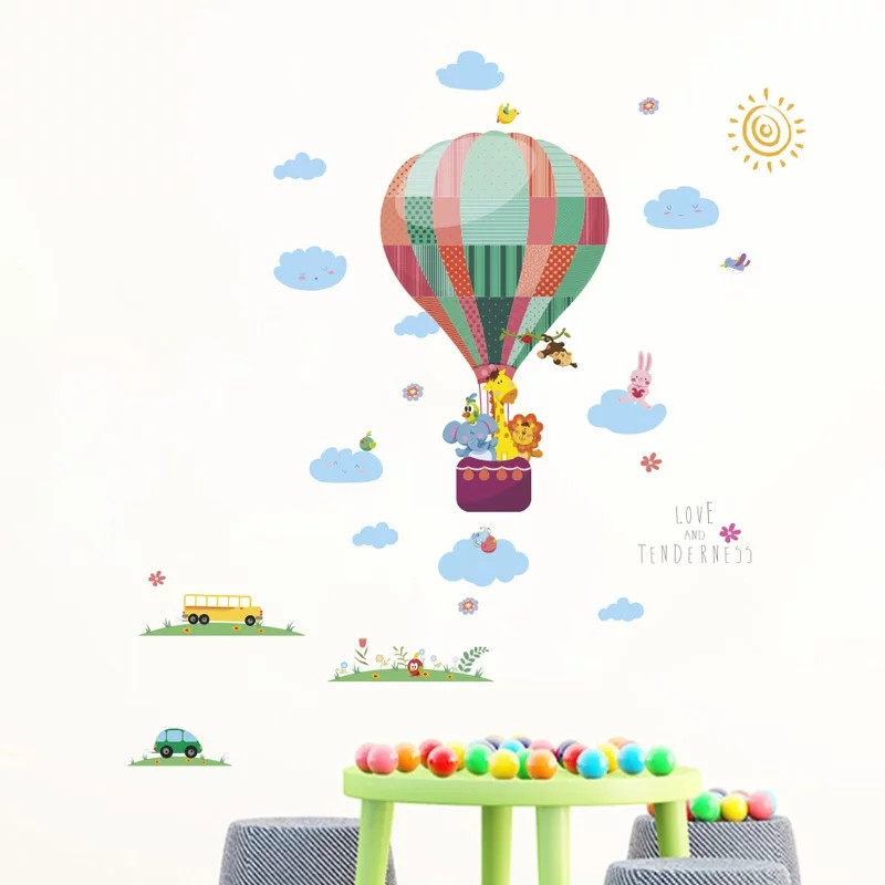 Декоративні наклейки для дитячого садка, в дитячу "звірі на повітряній кулі" 118см*85см (лист50*70см)