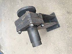 Втулка з корпусом і стійкою в зборі на борону Bomet