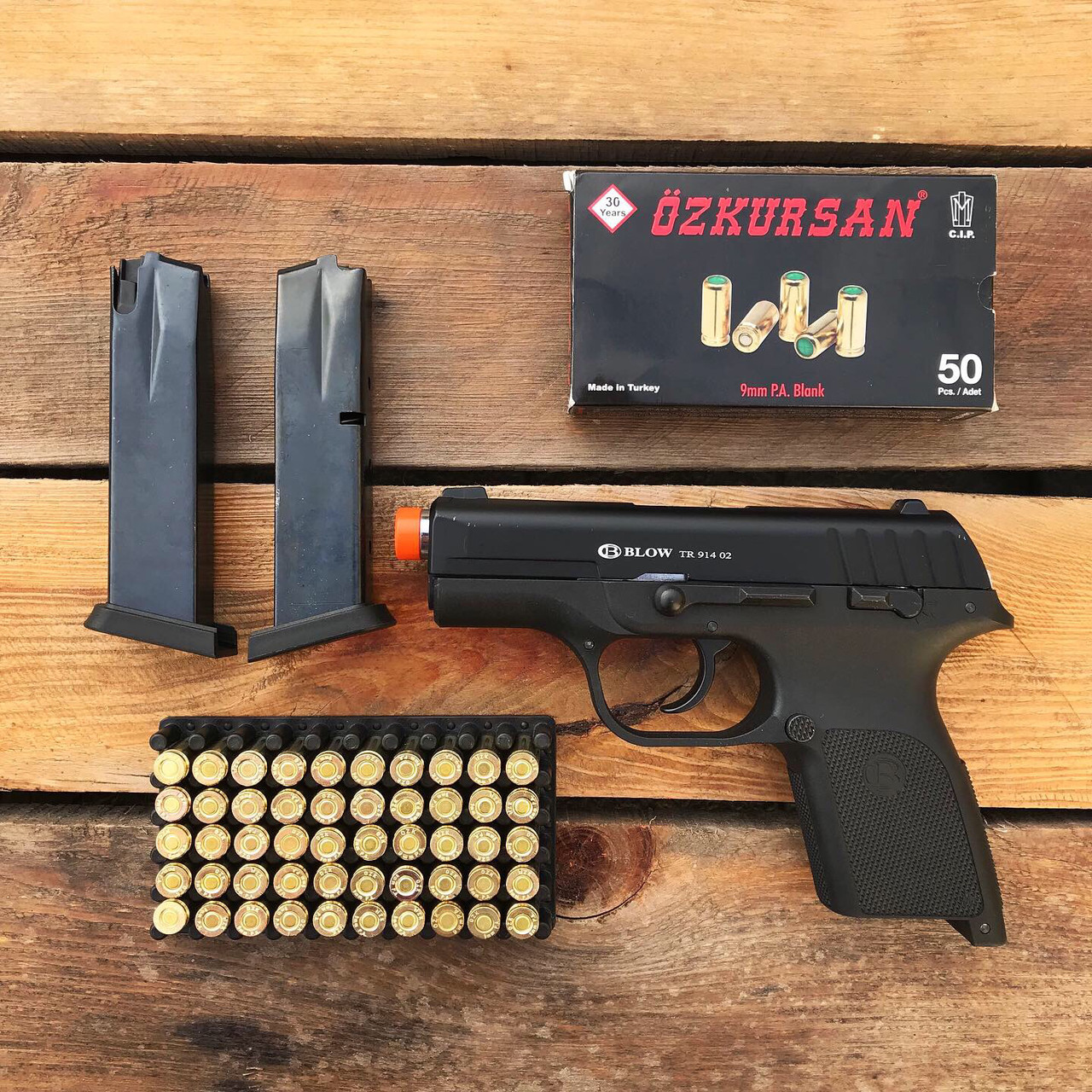 Стартовий пістолет Blow TR 91402 + 50 патронів Ozkursan 9 мм (чорний)