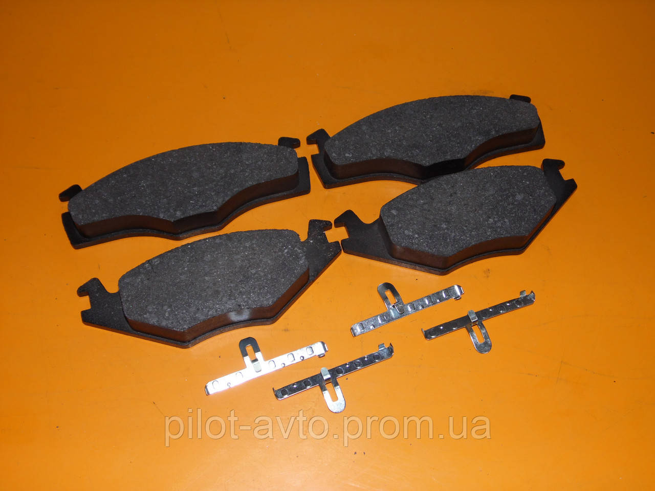 Гальмівні колодки передні Seat cordoba, ibiza, VW golf 2,3 jetta 1,2 passat 2,3 vento REMSA 0171.10