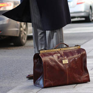 Чоловічі саквояжі, дорожні і спортивні сумки з натуральної шкіри